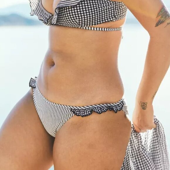 Aerie Seersucker Ruffle Bikini Bottom Textured True Black Stripes Size M NWT - Picture 2 of 4